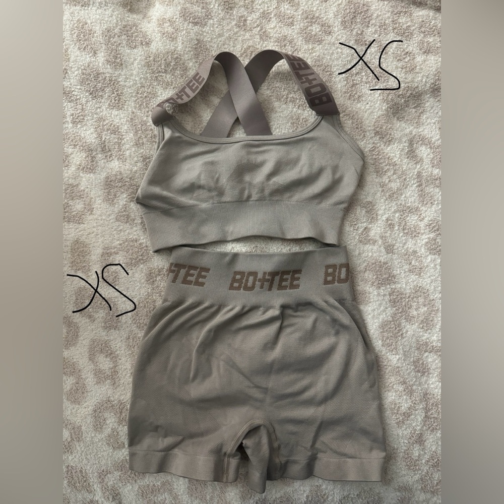 Bo and tee set